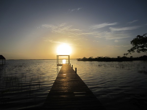 lever-soleil-lagune-bacalar