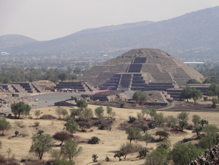 Pyramide de la Lune,Teotihucan