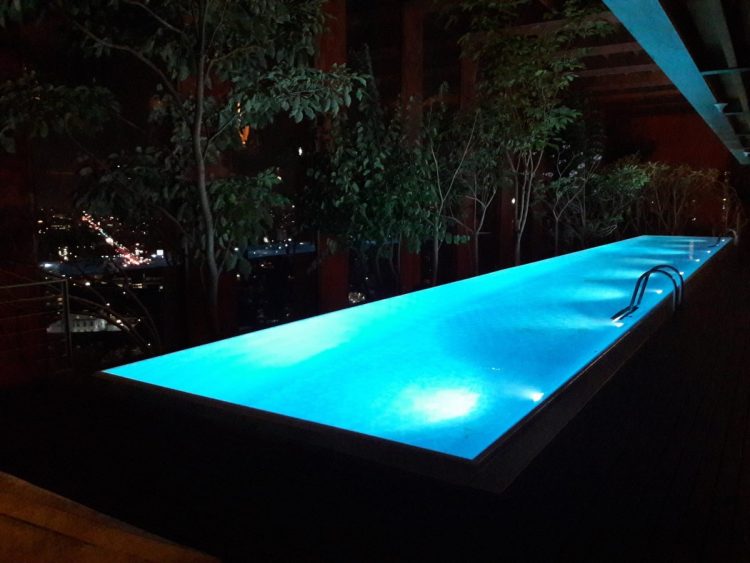 Propriétaire Airbnb piscine
